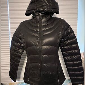 Andrew Marc Women's Sleek Black Packable Down Puffer Coat